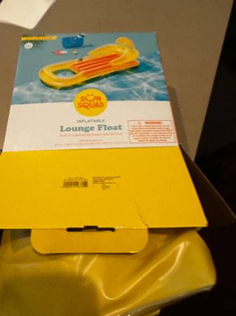 Sun Squad Inflatable Lounge Float 1