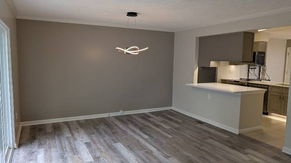 $2950.00 / 3br - 2175ft2 - Spacious end unit townhouse 3 bed/3.5 bath near downtown (2,175 sqft)64013372139777122