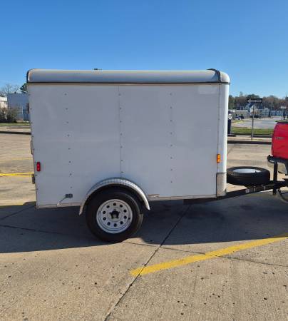 Enclosed trailer 1