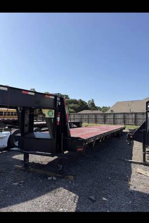 45’ Flatbed Gooseneck Trailer 1