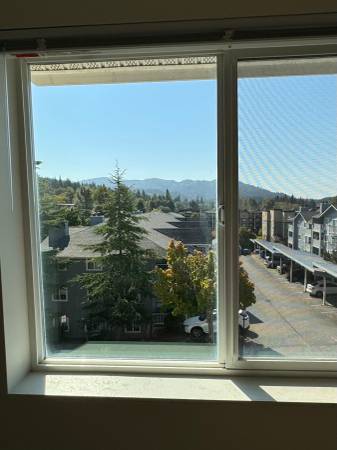 $2,650 / 3br - 1100ft2 - 3bd 2 ba Lease takeover. Views, top floor, parking lot (Happy Valley)63920958106498120
