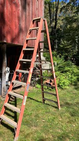 10’ Double sided Louisville 1A Ladder 1