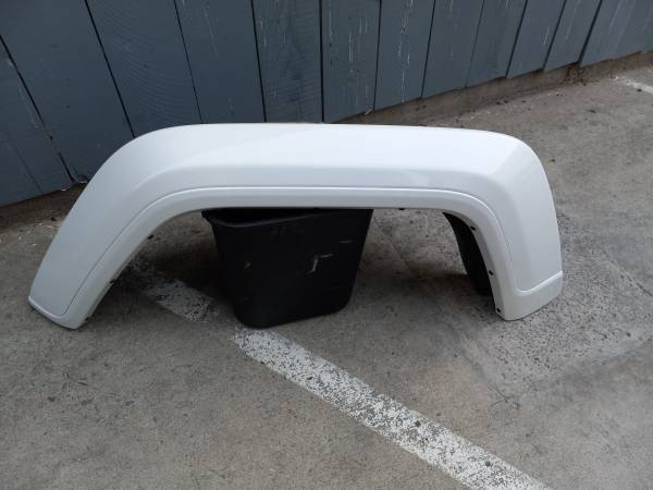 Jeep Gladiator Left Rear Fender Flare 1