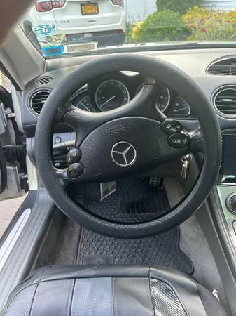 2005 Mercedes-Benz SL-Class SL 500 Roadster 2D - $8,40063654711065603122