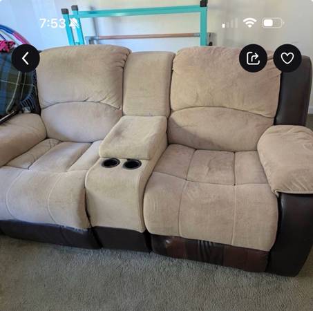 Reclining Loveseat with Center Console 1