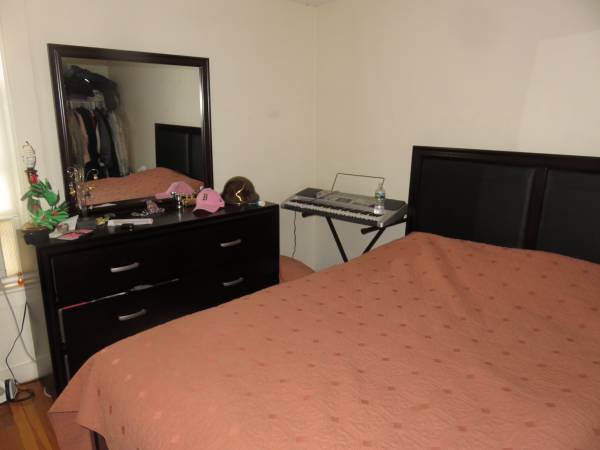 $2,000 / 1br - Parking, Renovated On Bus Line at Intersection of Elm St. and Ferry St (Everett)63996405588995124