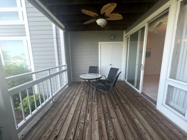 $632,000 / 3br - 1651ft2 - 110 Oyster Cove Dr-WATERFRONT 3 BD,2 BA 1st floor villa w/boat slip (Grasonville)63806890100995124