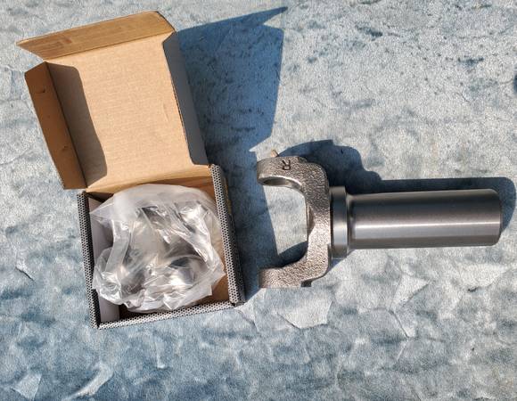 Th350, 700r4, Muncie yoke and 1310 ujoint NEW 1