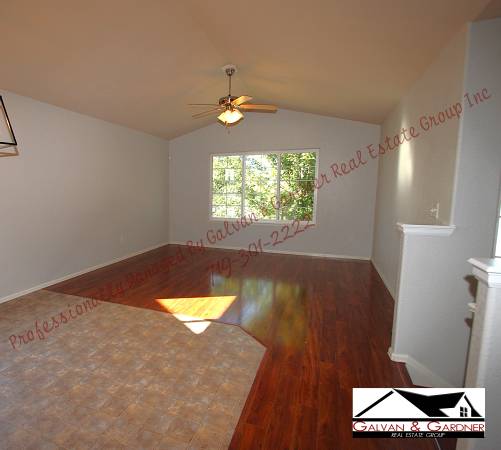 $2,400 / 3br - 2292ft2 - Hermosa casa tri nivel en Painted Sky en Waterview63658196798081121