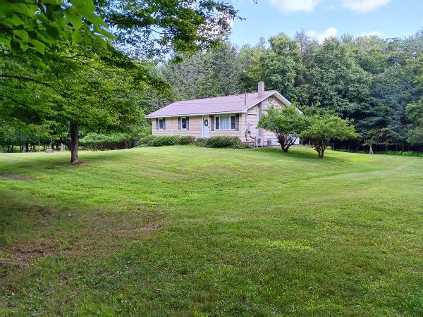 3 bedroom one bath for rent on 6 acres. Tri- valley schools

$2,500