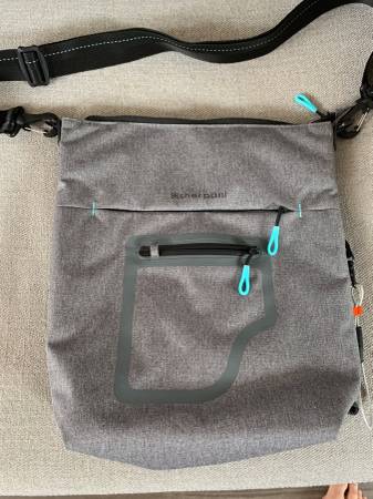 Sherpani Cabo Bolso de Hombro / Mochila / Bolso de Mano - RFID - $20 (Bellingham)634357807925771210