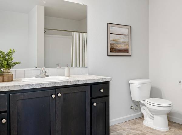 $1,645 / 2br - MOVE IN for $1000 & GET a FREE MONTH - Community WiFi - Comfortable (Vancouver)63956503392771123