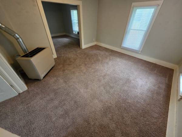 $700 / 2br - $675 |2Bd 1Ba|712 1/2 McDonough St | Available NOW! (Eau Claire)63845959621377122