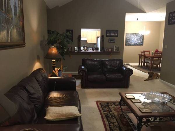 Seeking Male Grad Student or Professional Male Roommate 1