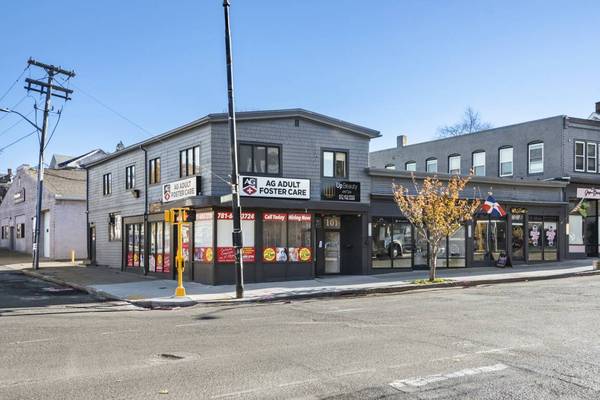 $2,100 / 300ft2 - Salon Studio available at 3 Cross Street FREE First Month (Malden)63996403708675120