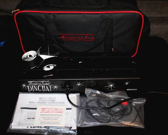 Voodoo Lab Pedal Power 2 Plus & Dingbat Pedalboard Small 18x7.75-inch 1