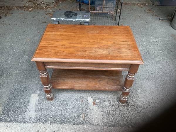 Oak end table 1
