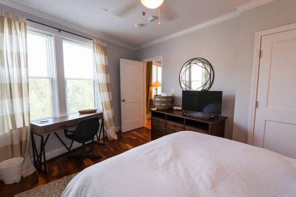 $7,500 / 2br - South End 2 Bed/2 Bath | Fully Furnished | All Utilities Included (South End)63996548092675121