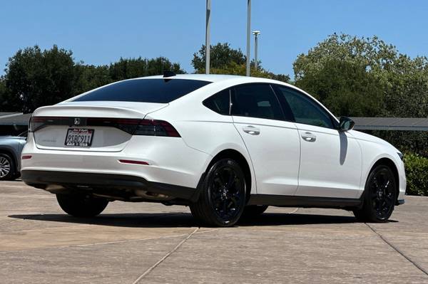 2025 Honda Accord sedan Platinum White Pearl - $31,200 (_Honda _ _ Accord _)63487969482755122