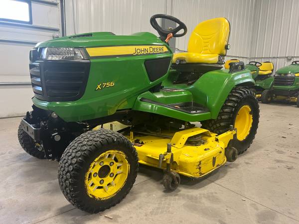 2014 John Deere X758 4X4 tractor para jardín, cuchilla de 54", 1322 horas - $7.000 (Shueyville)63435638680195121