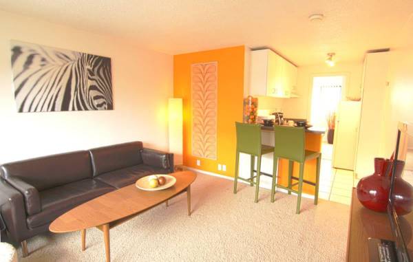$1,512 / 1br - 384ft2 - Pet-Friendly Apartments in First Hill: Monticello Welcomes You63874306162561120