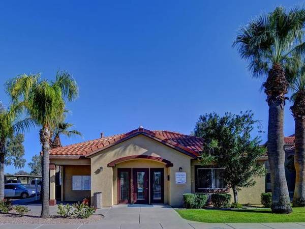 $1,328 / 3br - 1259ft2 - Refreshing Pool, Patio Storage Closets, Covered Parking (Casa Grande)64024996272387123