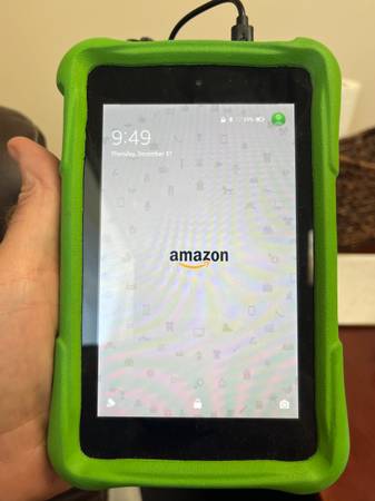 Amazon Fire HD 6 Tablet 16GB w/ Kid-Proof FreeTime Case + Charger 1