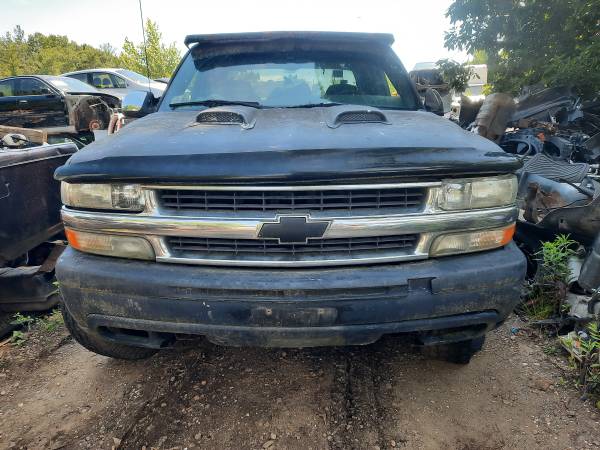 Parted Out 2000 Chevy Silverado K2500 1