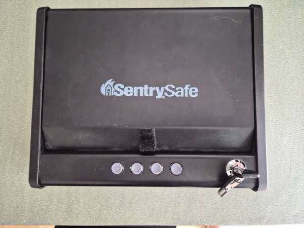 SentrySafe Digital Fire Safe – Electronic Keypad + Override Keys 1