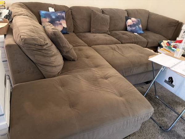 Large Oversized Sectional Couch w/ Chaise – $100 – Clovis – Must Pick Up 1