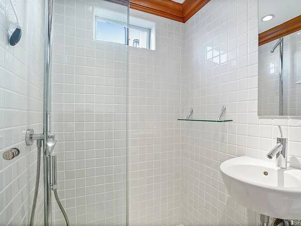 $2,780 / 2br - 800ft2 - Sunny Mission–Castro 2-Bed with Classic Charm63657981748865123