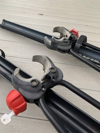 Yakima Raptor monturas para bicicletas verticales (par) - $100 (Springfield)63443836491011122