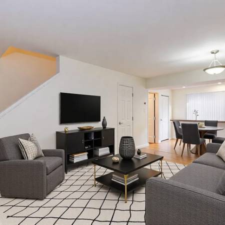 $1.699 / 1 dormitorio - 769 pies² - 1 baño/1,5 baños, Porche/Patio/Balcón, Comedor (204 Kings Arms Street, Ashland, VA)63348312590977123