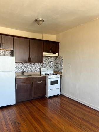 $1,650 Large studio apartment for rent (Parker st)63816602116995120