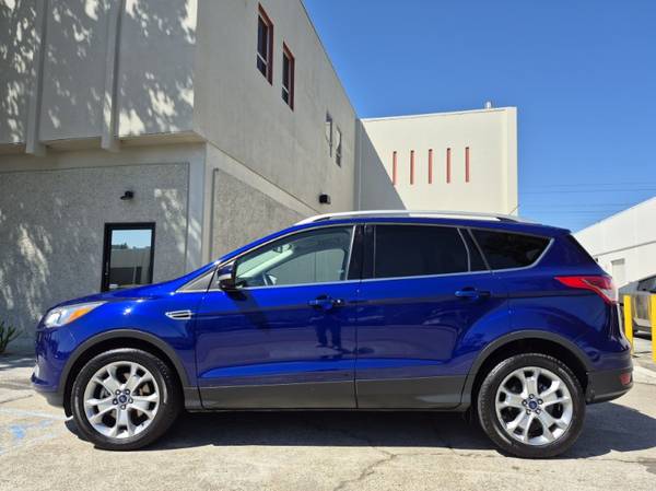 2016 FORD ESCAPE TITANIUM  ONLY 48 K MILES/NAVIGATION/EXCELLENT - $15,588 (FINANCING AVAILABLE,LOW MILES,MINT)63624193356035124
