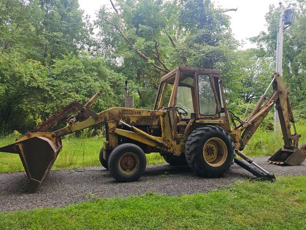 Case 580B backhoe 1