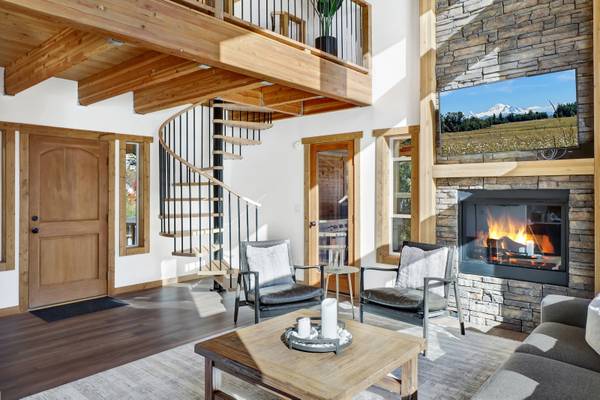 $2,425,000 / 3br - 3216ft2 - You've got to see this! Home in Leavenworth. 3 Beds, 2 Baths64213544437379124