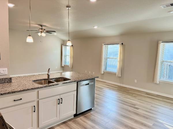 $2100.00 / 3br - 1585ft2 - 2072 Chief in Pleasant Hill, Bryan63806705374209123
