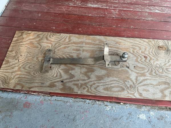 Trailer hitch receiver 1