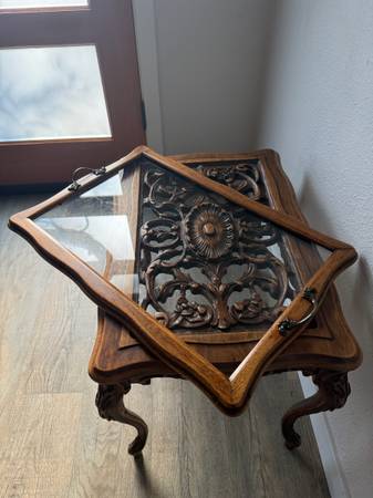 PHENOMENAL Side Table with Removable Glass Tray - Vintage Carved Wood - delivery 1