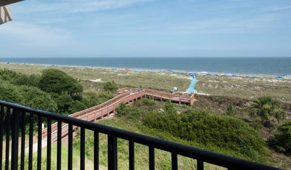 $2,500 / 3br - HILTON HEAD ISLAND , XMAS TIME OCEAND FRONT CONDO64029211652610120