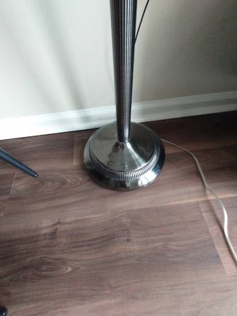 FLOOR/READING LAMP "PORTFOLIO"ANTIQUE PEWTER ALL GLASS/METAL - $35 (FLAGSTAFF)62926965244929124
