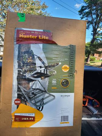 Hunter Veiw climbing tree stand new in box 1