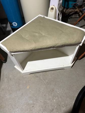 Corner seat 1