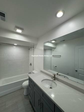 $1,600 / 1br - 🌿🍁🏡The Quiet Between Waves!Renovated Edgewater 1BD Retreat 🌿🍁🏡 (Chicago)63959875295235121