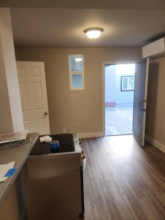 $1,650 / 1br - 450ft2 - Brand New 1 bedroom w/ AC,all utilities included.  Bancroft Ave & 54th (oakland east)64000755781122122