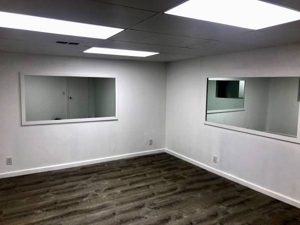 $375,000 / 1br - 830ft2 - ESTUDIO DE GRABACIÓN HISTÓRICO / ESPACIO DE OFICINA / CONDOMINIO / EN VENTA / *NICE* (McCully)63939660291971124
