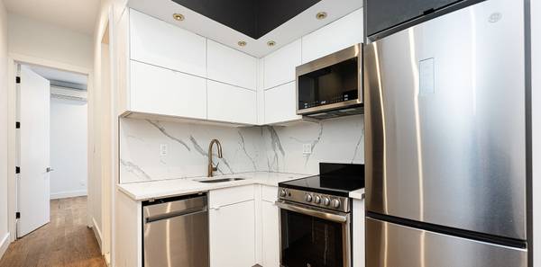 $3,000 / 2br - PRIME BUSHWICK TWO BED AT THIS PRICE??? (Bushwick)63854479507075121