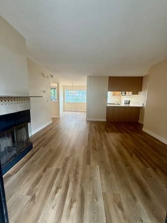 $3,100 / 2br - 1125ft2 - Gorgeous, remodeled condo with garage & 1 assigned parking space (Chula Vista)63865703254659123