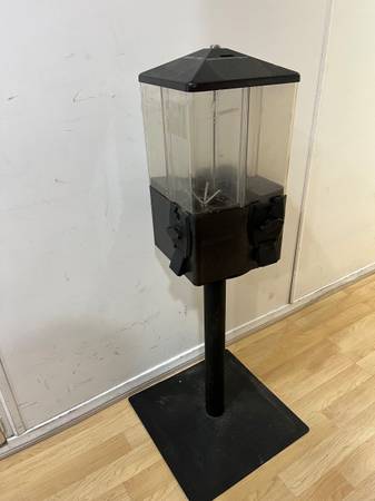 U Turn Candy Vending Machine 1